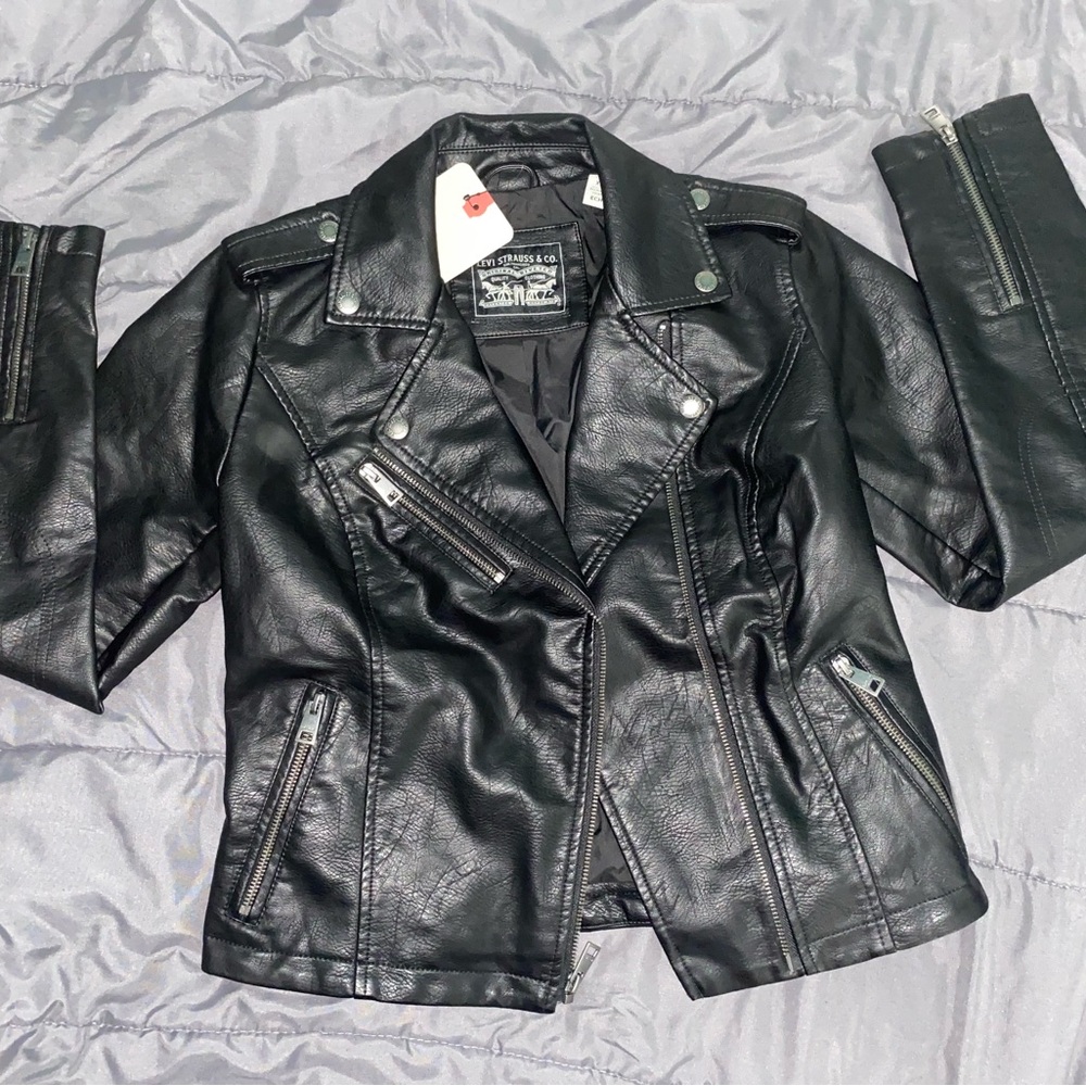 LEVI’S Black Leather Jacket